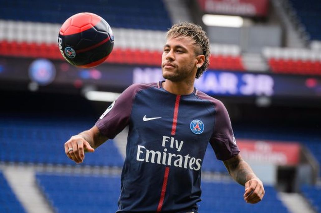 Neymar protagonizó el mercado de fichaje la temporada pasada. Foto AP