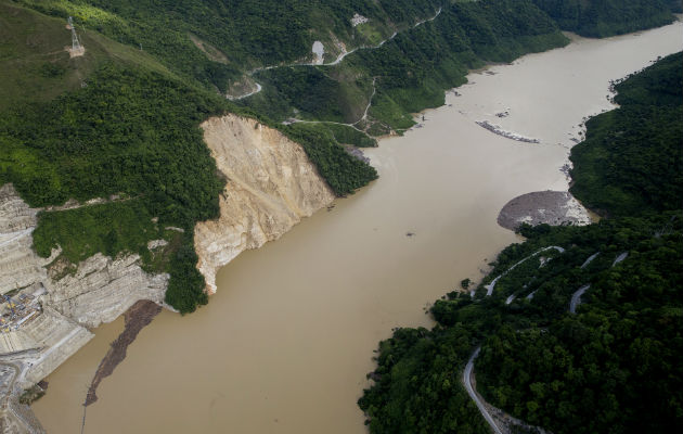 El gerente de la Empresas Públicas de Medellín (EPM), dueña de la obra, Jorge Londoño de la Cuesta, se mostró hoy optimista sobre la solución a la crisis.