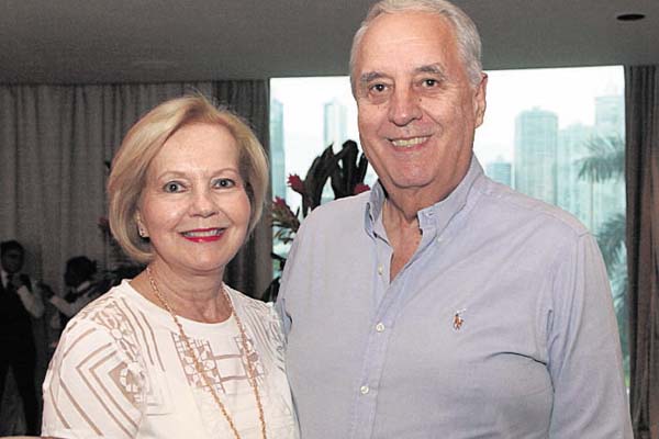 6. Gabriel y Aminta Sosa.