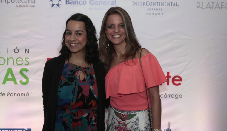 4.  María Daniela Pérez y Gaby Smith. 