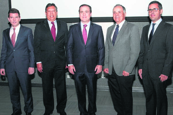 1. Francisco Ripoll, Luis Roberto Morales, Inocencio Galindo, Ramón Crespo y Fernando Martínez.