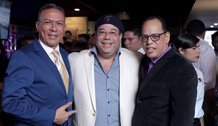 2. Eduardo Molina, Ponty Correa y Rey Hawkin.