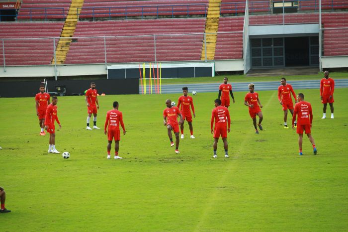 Entrenamientos del este domingo. Foto Anayansi Gamez