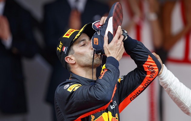Daniel Ricciardo celebra su triunfo.