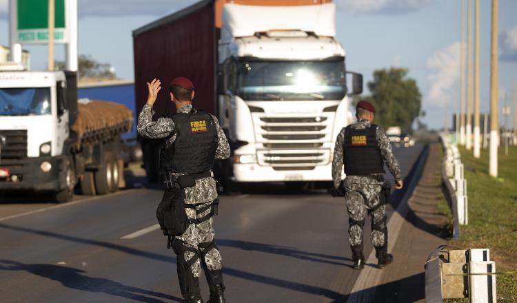 Enfrentan una huelga de camioneros. EFE