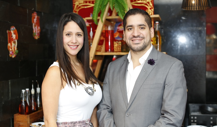 1.  Adriana Nappo y Carlos Zepeda.