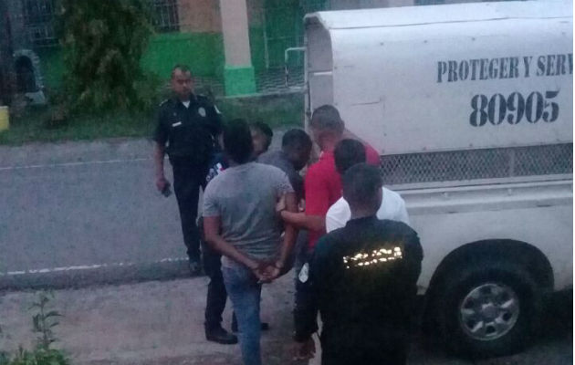 Uno de los sujetos detenidos: Foto: Zenaida Vásquez.