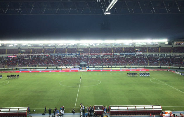 Arrancó el amistoso Panamá- Irlanda del Norte. Es el último partido de la Selección Nacional, quien parte a Rusia en busca de la copa del mundo. 