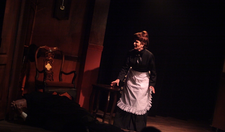 Cloty Luna en el drama 'El extraño caso de Jekyll & Hyde', en Teatro La Quadra. Ella recibió el Premio Escena  2017 a Trayectoria teatral. /Foto Archivo.