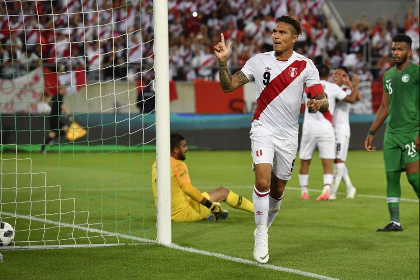 Anotó dos de los tres goles de Perú ante Arabia Saudita / EFE