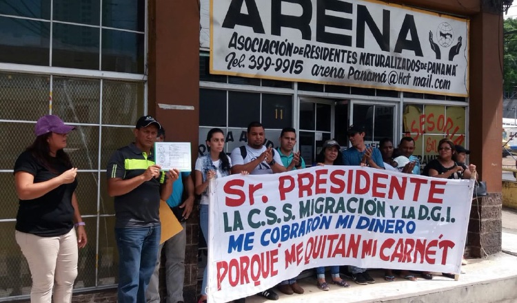 Luego de protestas en la sede de Arena, extranjeros planean para mañana una vigilia en Migración. /Foto Cortesía