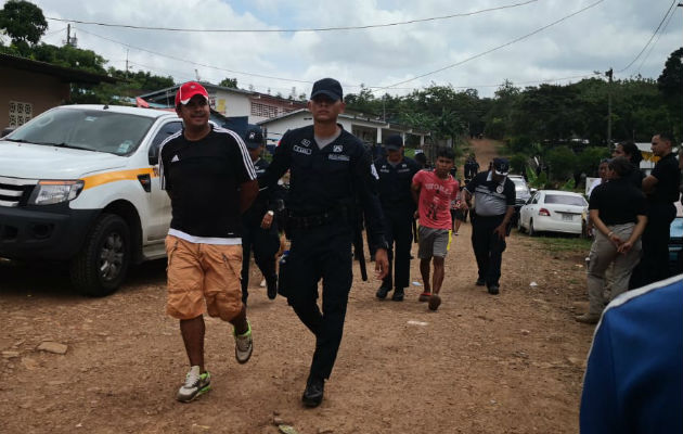 Una de las personas detenidas. Foto: Raimundo Rivera. 