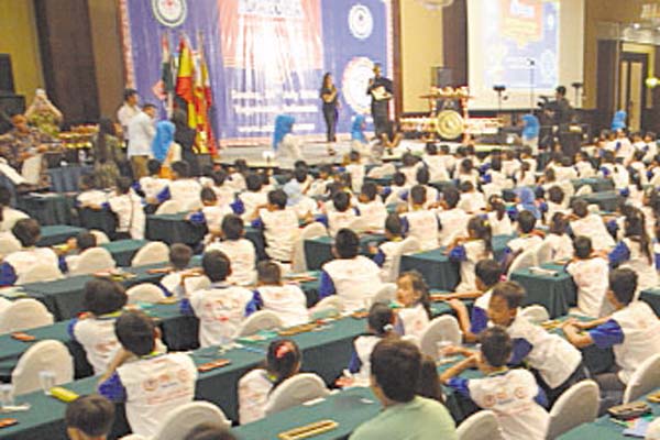 Niños de entre 6 y 14 años.