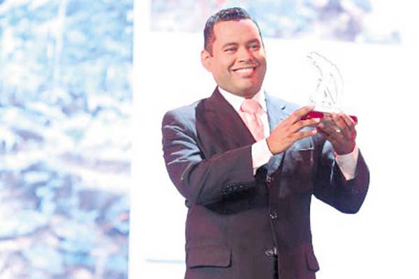 Adiel Bonilla ganó el 1.er premio en prensa escrita en 2015.