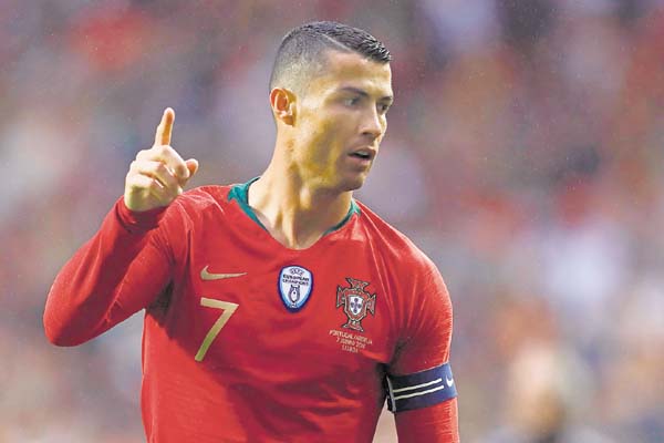 Cristiano Ronaldo es considerado uno de los dos mejores jugadores del mundo, es comparado con Lionel Messi. /Foto AP