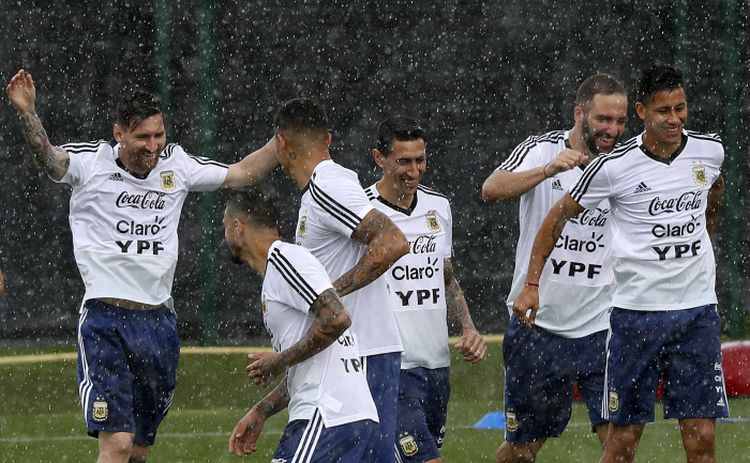 Equipo argentino durante una práctica. Foto AP