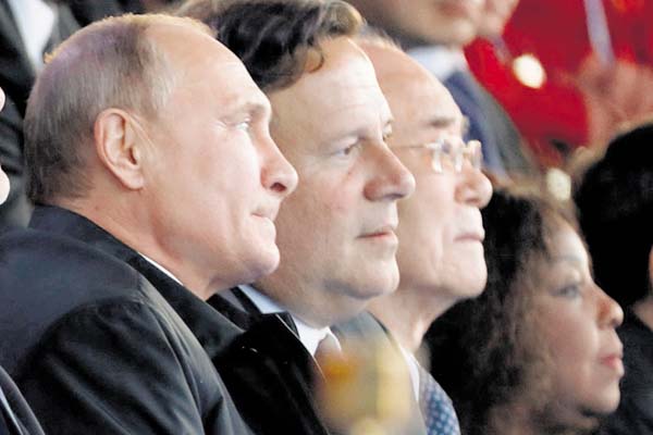 Solo 30 minutos se reunió Varela con Putin, aunque luego coincidieron en la ceremonia de inauguración del Mundial de Fútbol. /Foto EFE