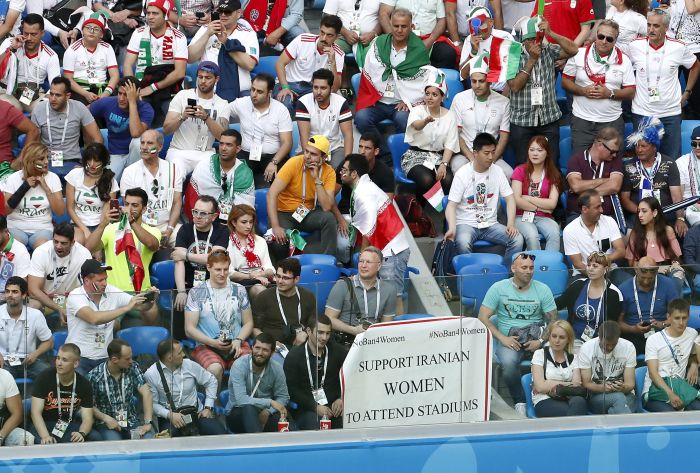 Protesta en el estadio mundialista. 