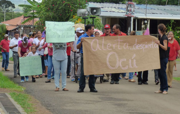 Padres de familia y educadores protesta. Foto/Thays Domínguez