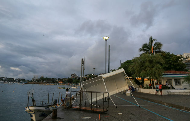 El balneario de Acapulco se resintió del embate de Carlotta 