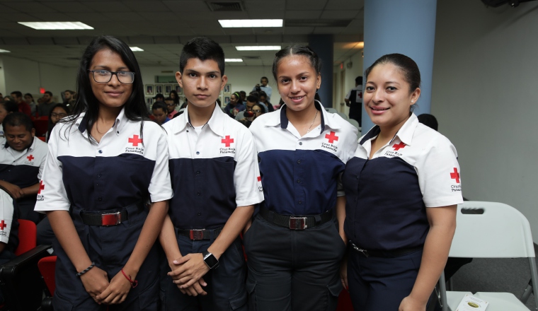 3. Vianeth Rangel, Kevin Sánchez, Lisbeth Rodríguez y Mariana Moreno.