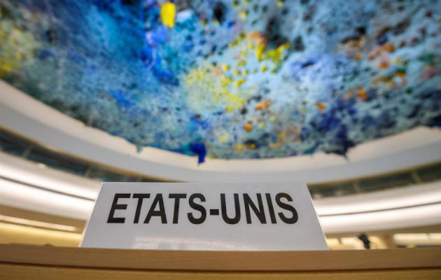 Detalle del cartel de Estados Unidos en la sede de las Naciones Unidas en Ginebra (Suiza). Foto: EFE 
