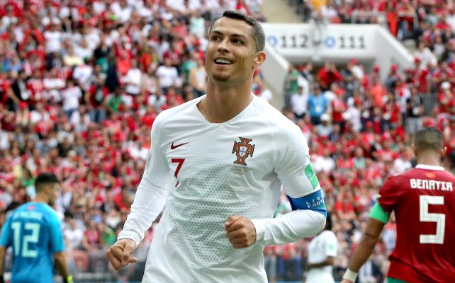 Portugal llega a 4 puntos y Cristiano Ronaldo a 4 goles / EFE