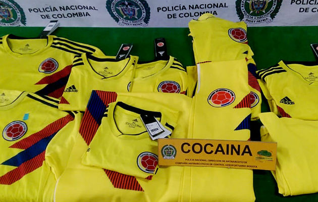 En Argentina, decomisaron camisetas impregnadas con clorhidrato de cocaína. 