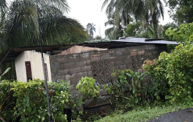 Las casas sufrieron desprendimiento de techos. Foto: Diómedes Sánchez.