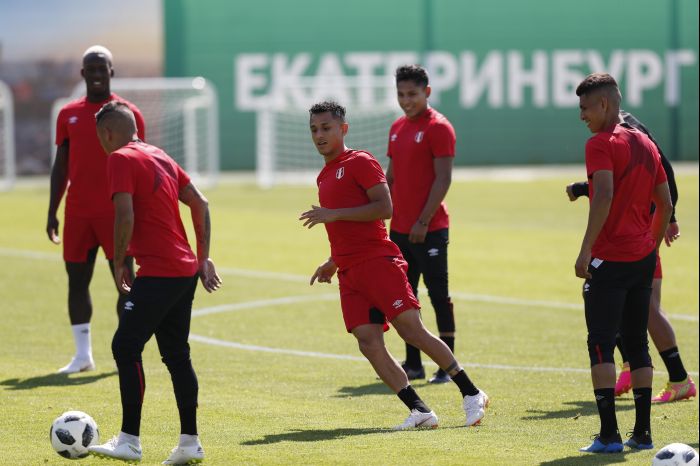 Entrenamiento de la selección peruana. Foto EFE Entrenamiento de la selección peruana. Foto EFE