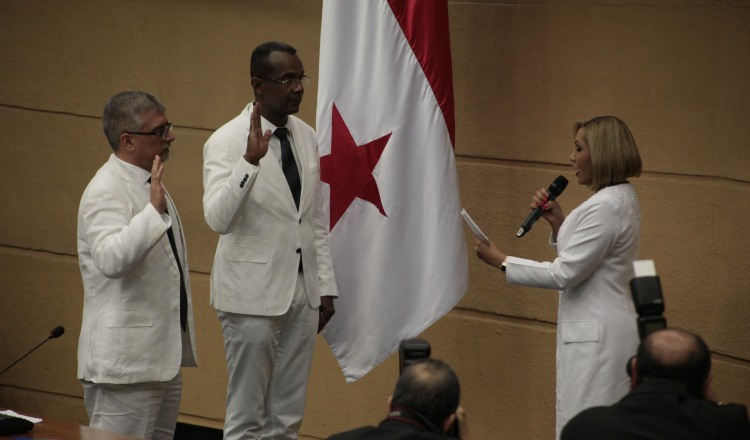 La presidenta de la Asamblea Nacional, Yanibel Ábrego, fue reelecta en el cargo, mientras que los diputados del PRD Leandro Ávila y Carlos Motta fueron electos vicepresidentes.