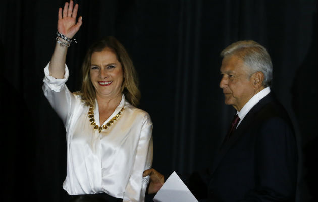 Beatriz Gutiérrez Müller, está casada con López Obrador desde hace 12 años. FOTO/EFE