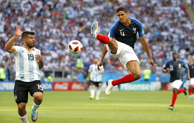 Raphäel Varane durante el partido ante Argentina. Foto EFE