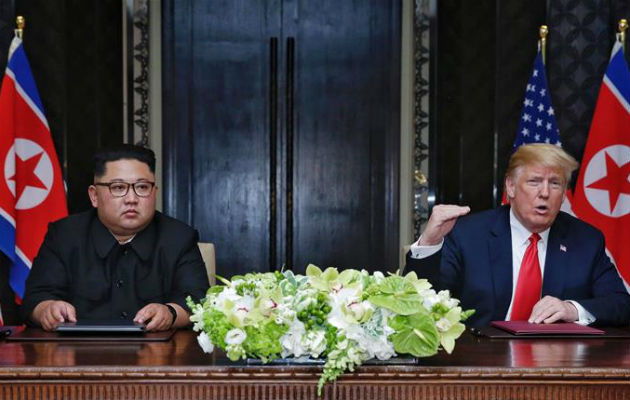 El presidente estadounidense, Donald J. Trump (d), y el líder norcoreano, Kim Jong-un. Foto: EFE 