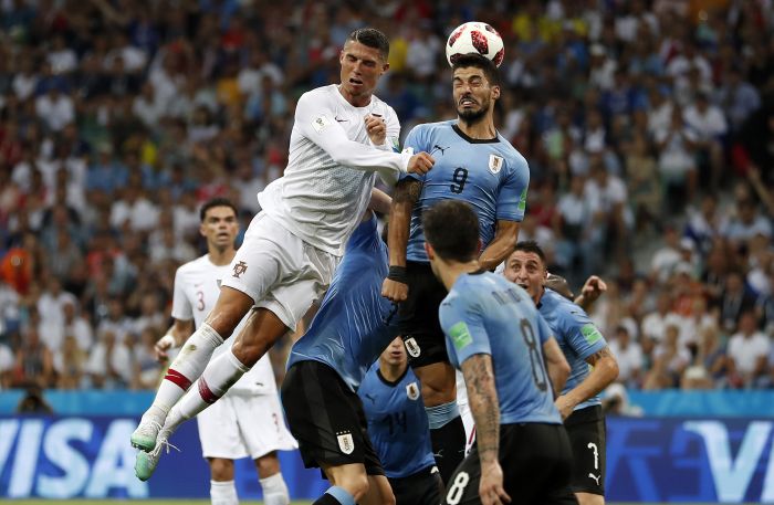 Acción entre uruguayos y portugueses. Foto AP