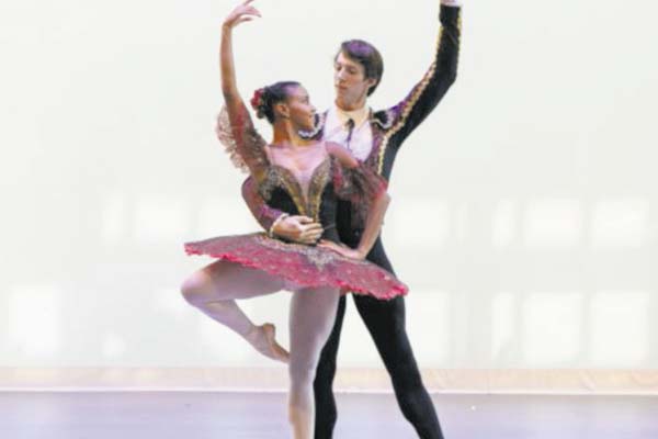Estará participando del Panamá Ballet Festival. 
