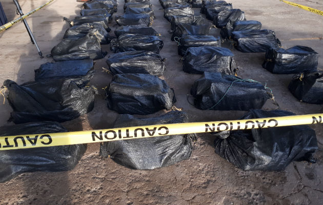 Atrapan a tres colombianos con 800 paquetes de presunta cocaína