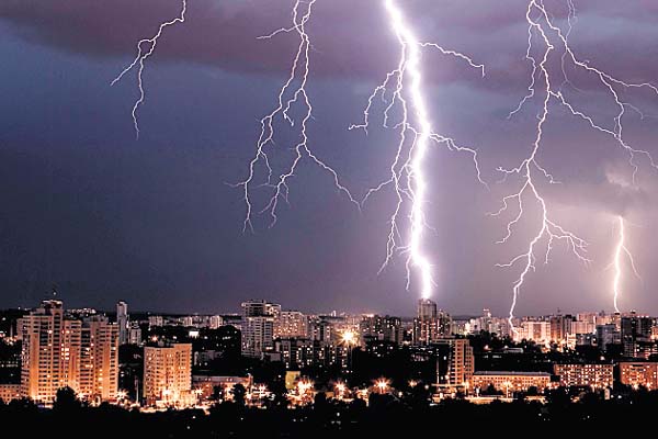 Las tormentas eléctricas pueden afectar los equipos del hogar.