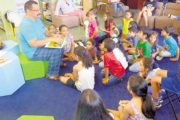 Con su habilidad él deleita tanto a los niños como a los adultos. /Foto Cortesía.