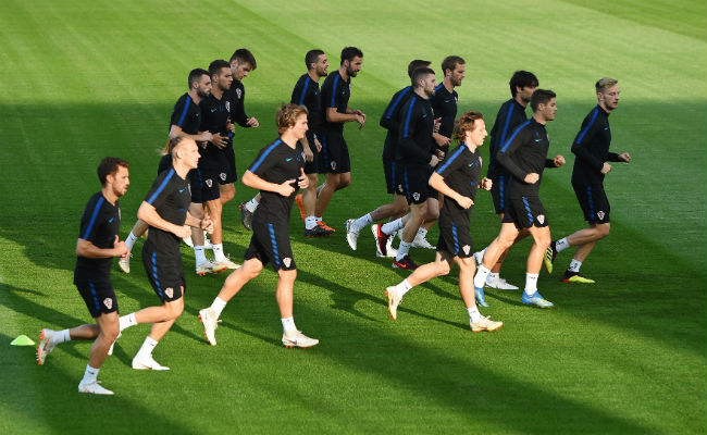 Jugadores de Croacia entrenan con miras a su juego contra Inglaterra. Foto:AP