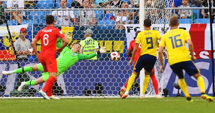 Jordan Pickford durante el partido ante Suecia. Foto EFE