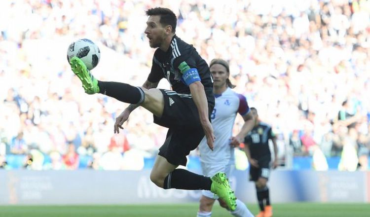 A pesar de tener a Lionel Messi, de lo mejor que hay en la élite del fútbol mundial, Argentina apenas pasó a la segunda ronda.