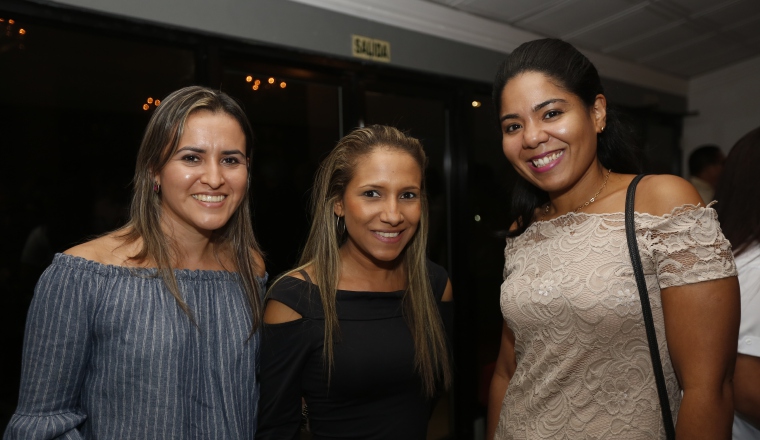 2.  Arelis González, Verónica Castillo e Hildie Palomino.