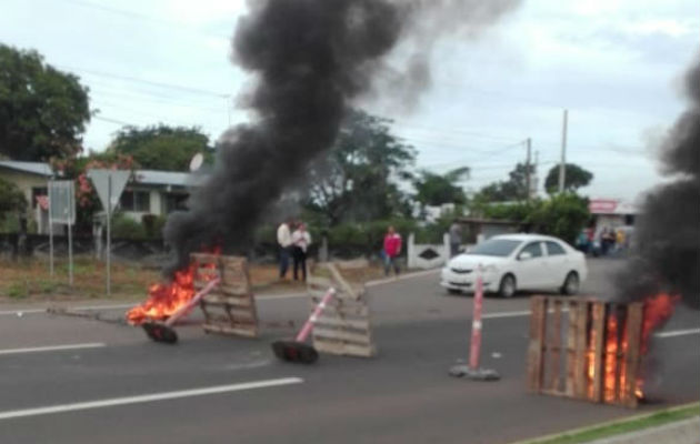 Medida de protesta en contra del alza de la energía eléctrica. Foto: Víctor Eliseo Rodríguez. 