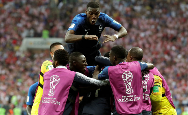 Jugadores franceses celebran. Foto:EFE