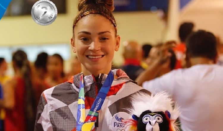 Carolena Carstens empezó dominando el combate por la medalla de oro, pero al final no pudo con la cubana. Cortesía