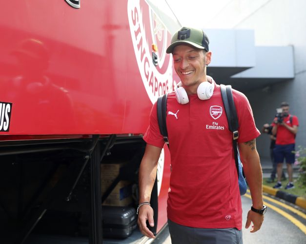 Mesut Ozil durante una gira con el Arsenal por Asia. Foto AP