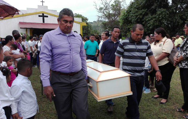 La ceremonia se realizó en la capilla de San José en Monte Oscuro. Foto: Eric Ariel Montenegro. 