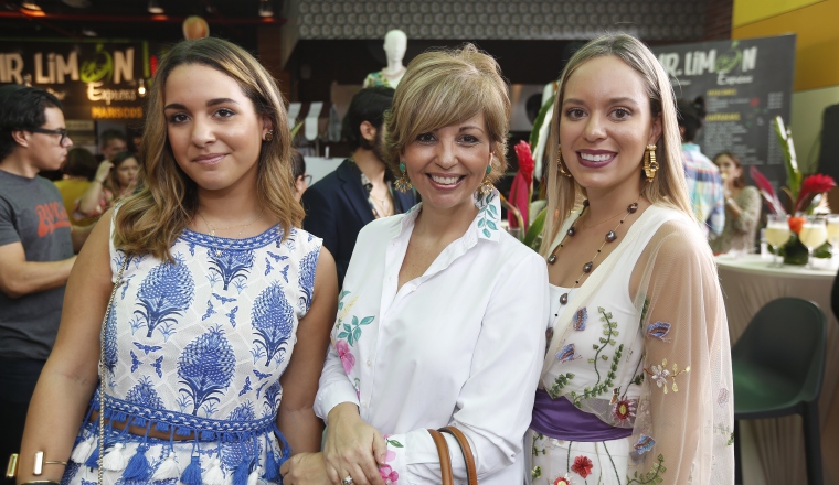 2. Diana Fábrega, Laura Fábrega y Cristina de la Guardia.
