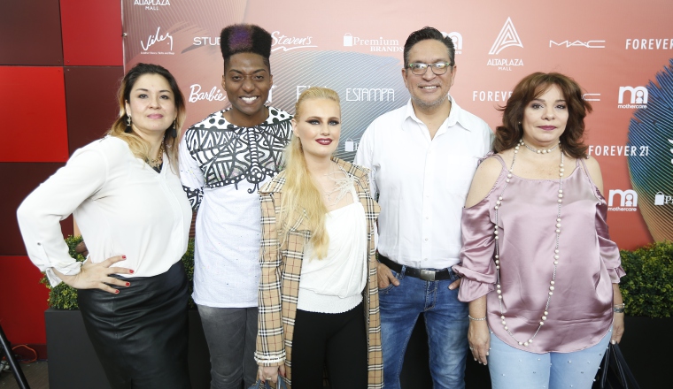 3. Claudia Barahona, Jean Decort, Natalia Bogdanova, Jaime Luna y Teresa Escada.